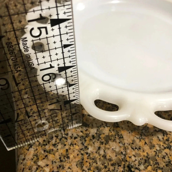 Vintage White Milk Glass Anchor Hocking Round Lace Edge dish decorative vintage - Picture 4 of 4